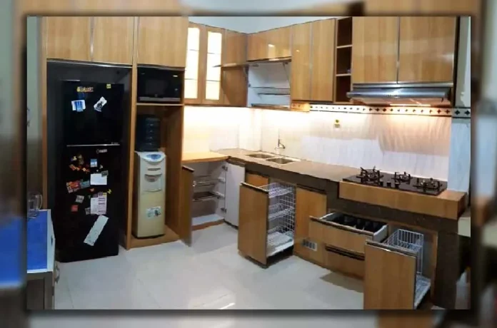 Tren Kitchen Set Minimalis di Rumah Cluster Cibubur