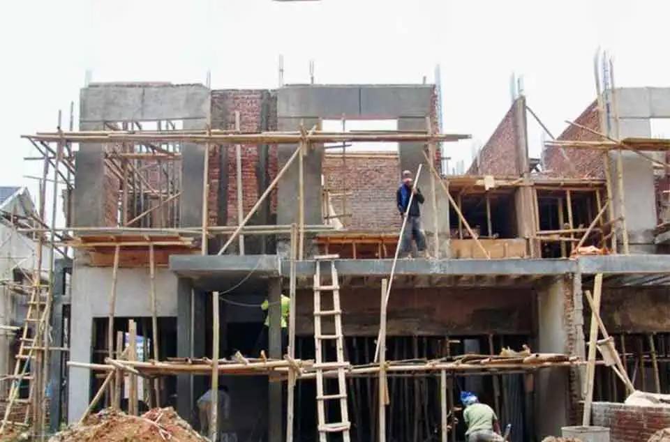 harga jasa tukang harian Cibubur vs Jakarta Timur